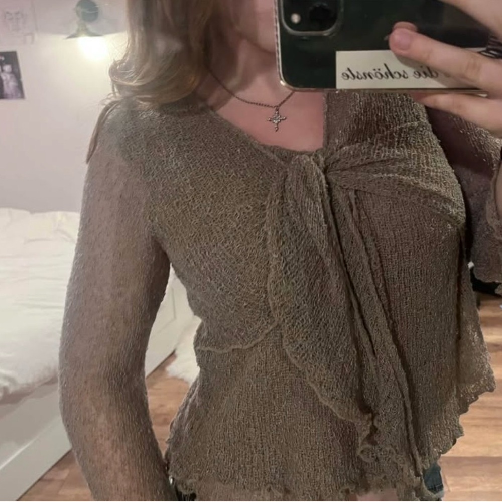 beige brown top in crochet with ruffles